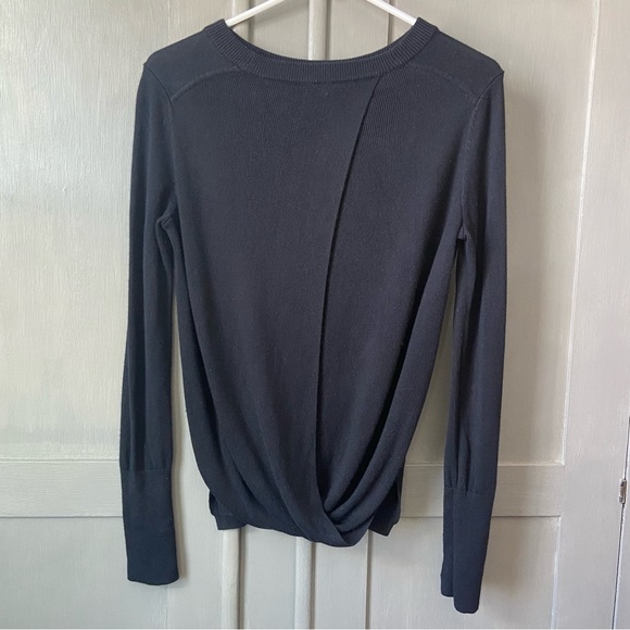 Lululemon Bring it Backbend Sweater Size 4 / 6 Black Open Back Thumb Holes - Picture 3 of 6